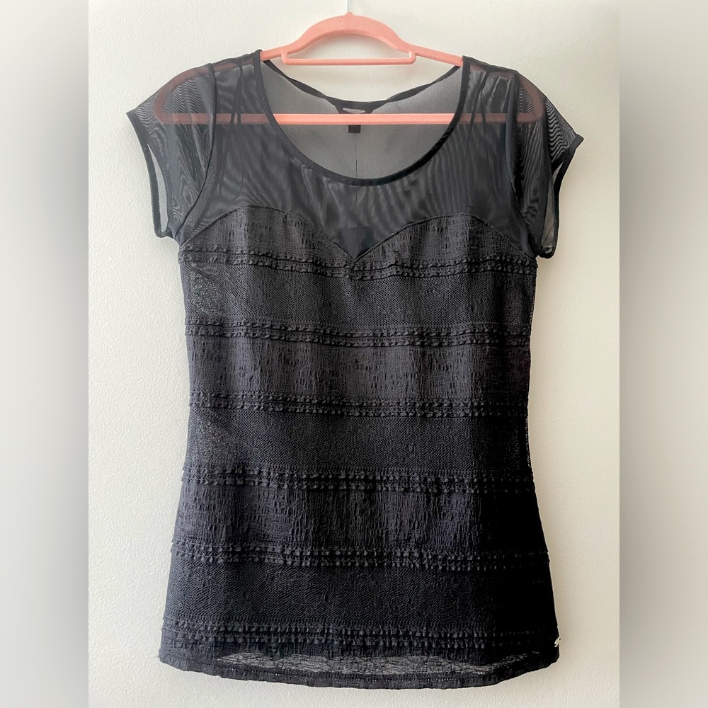Guess short sleeve sheer top